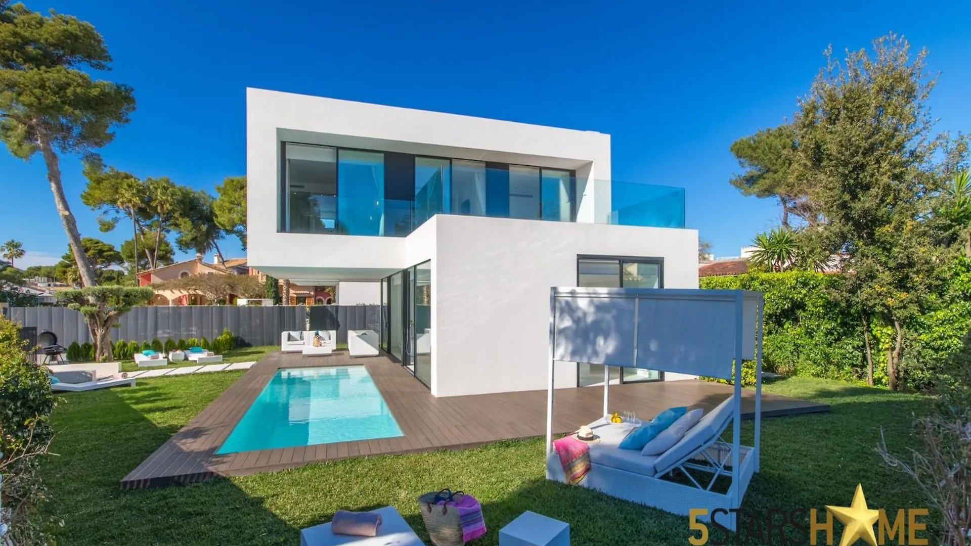 Villa, 180M To Sandy Beach location